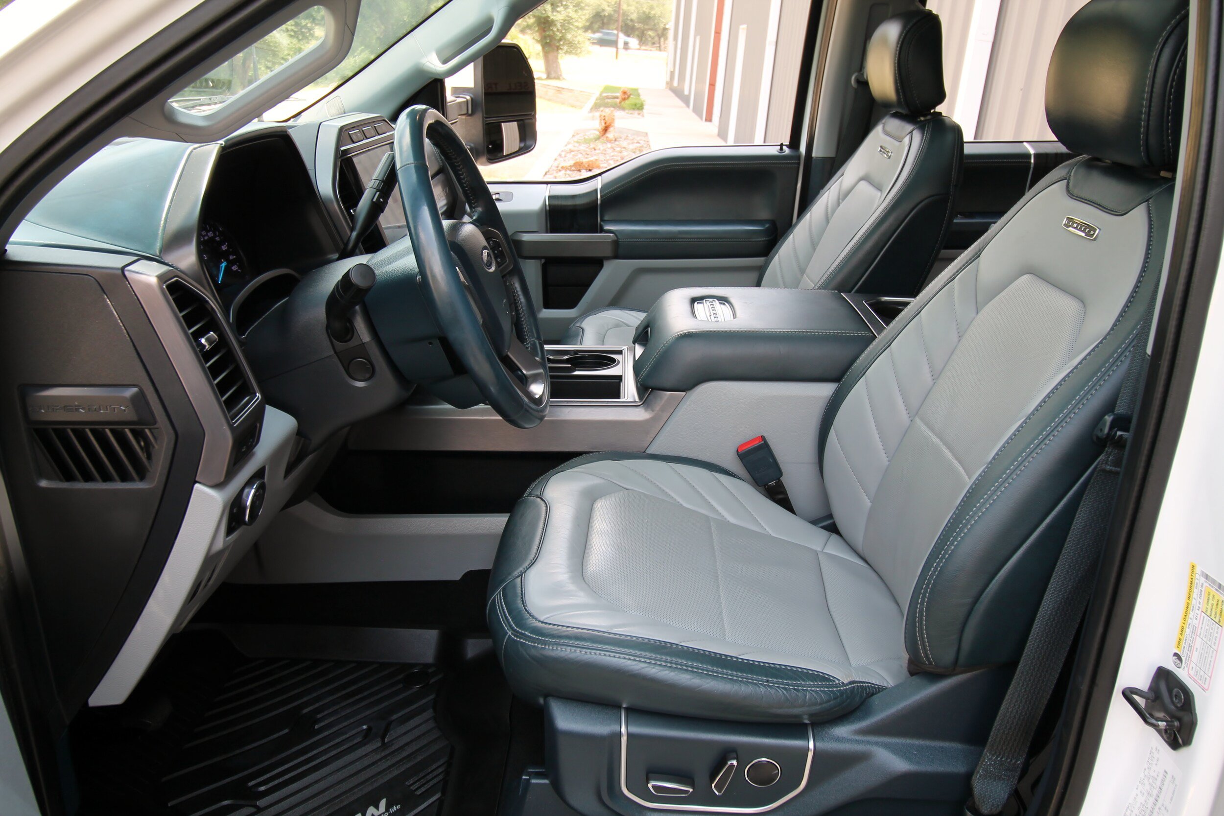 Used 2022 Ford F250 Limited AWD/4WD image 23