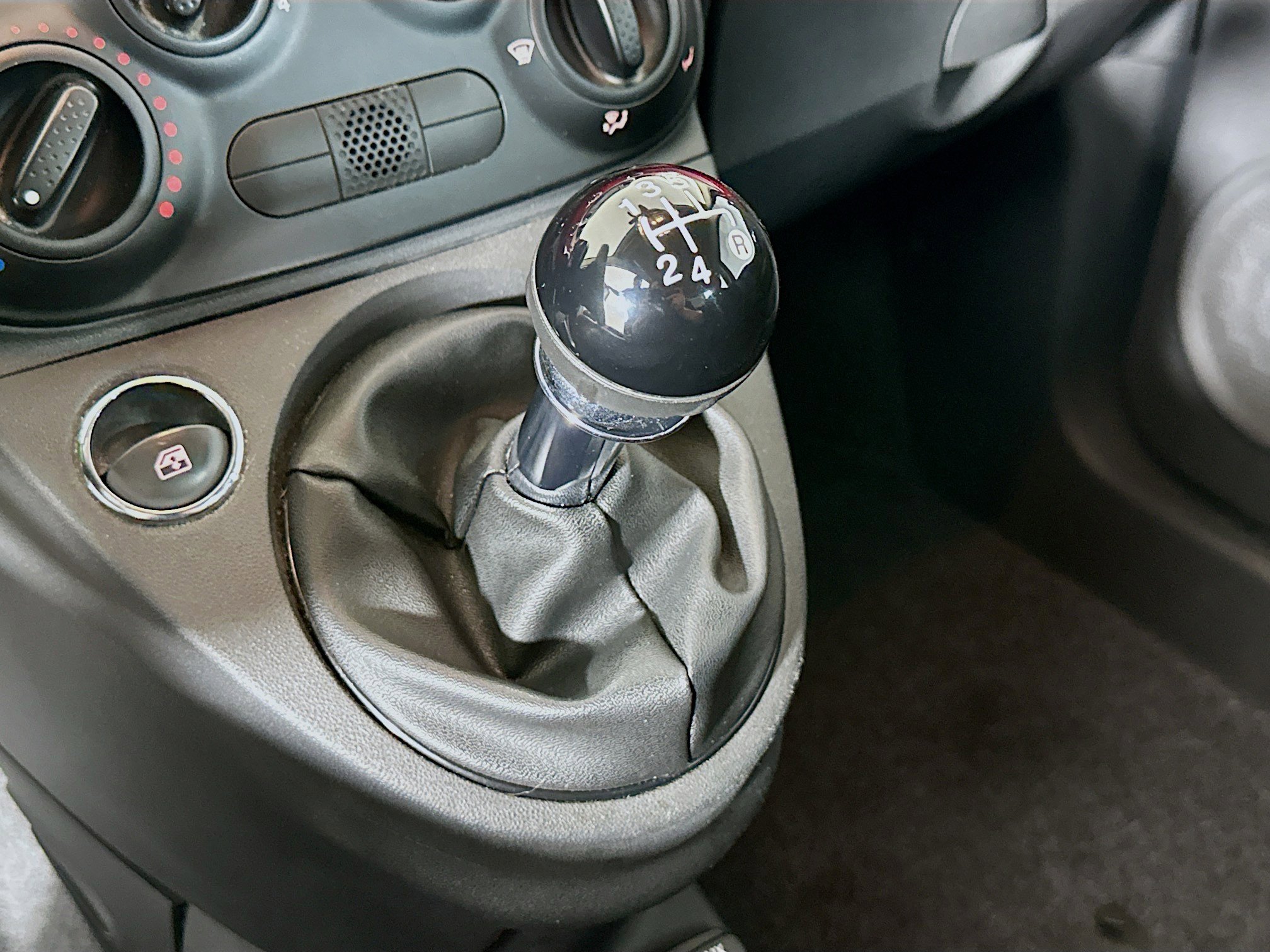 Used 2017 FIAT 500 Pop w/ Red Roof & Mirror Cap Package image 22