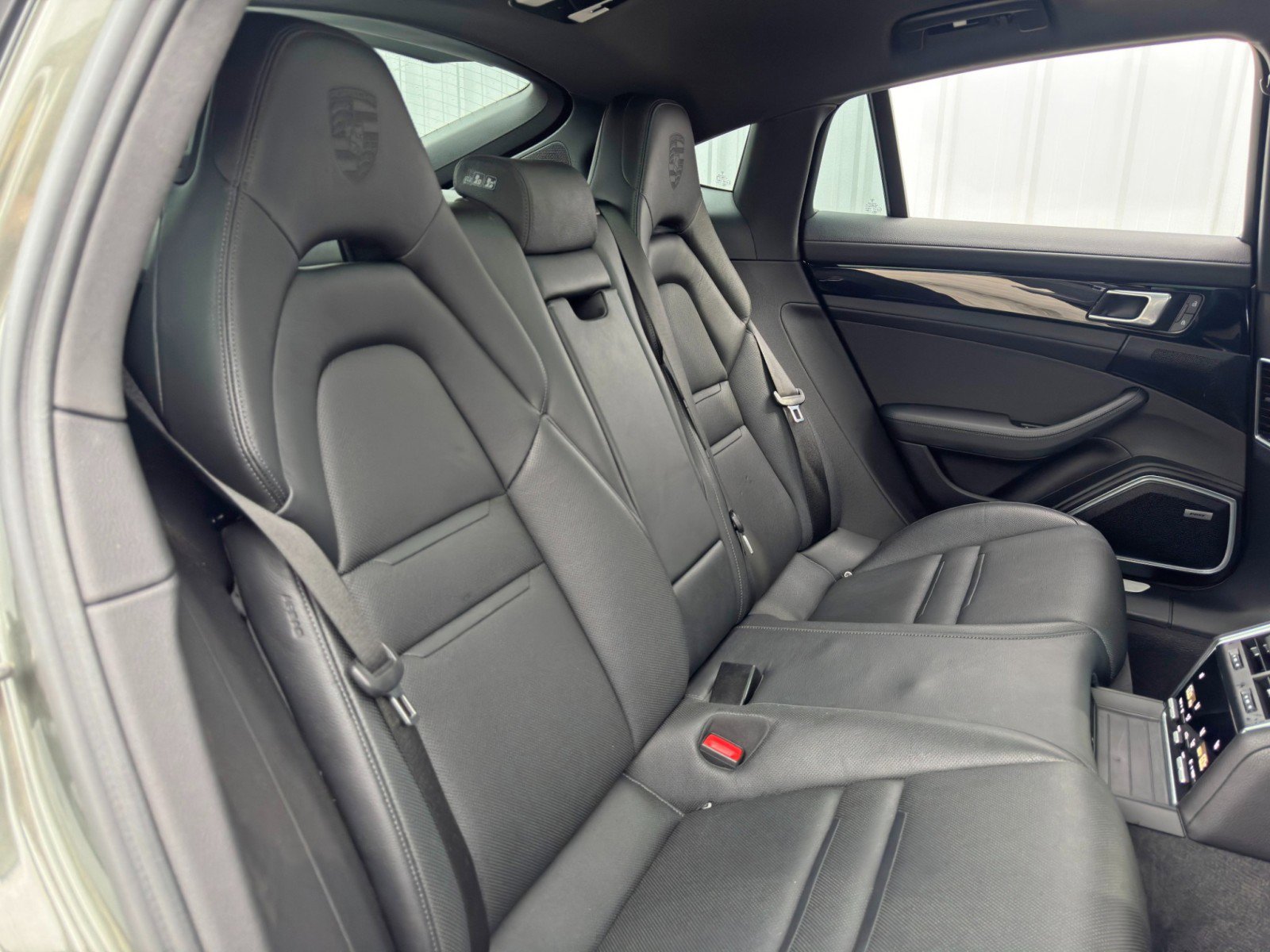 Used 2022 Porsche Panamera 4 AWD/4WD image 43