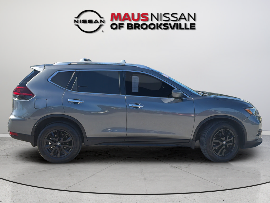 Used 2020 Nissan Rogue SV FWD image 13