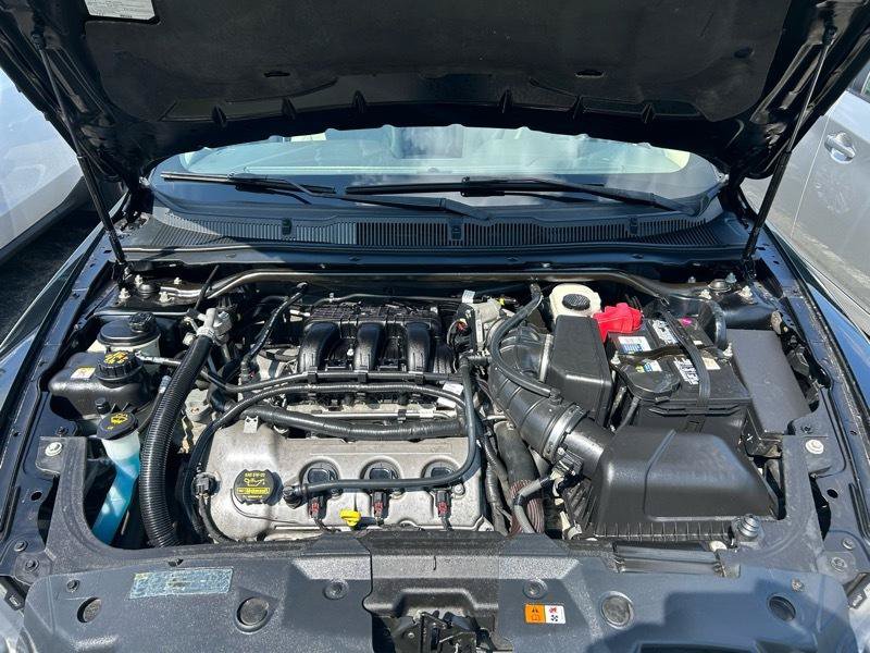 Used 2010 Ford Taurus Limited FWD image 20