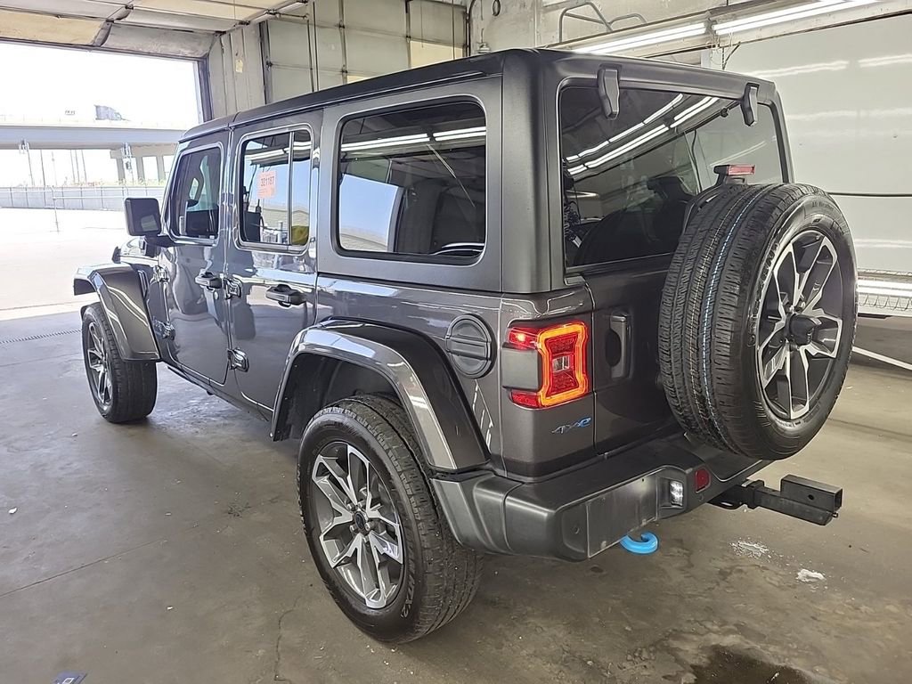 Used 2024 Jeep Wrangler Unlimited w/ Convenience Group image 2