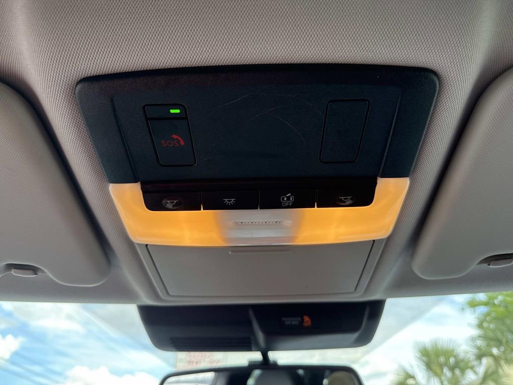 Used 2022 Mitsubishi Outlander SEL AWD/4WD image 43