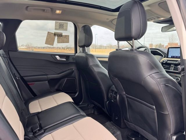 Used 2022 Ford Escape Titanium w/ Titanium Elite Package image 27