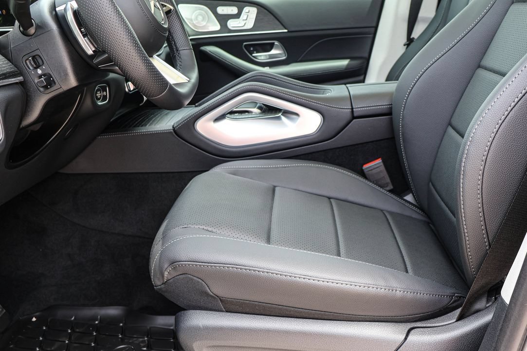 New 2026 Mercedes-Benz GLS 450 4MATIC image 15