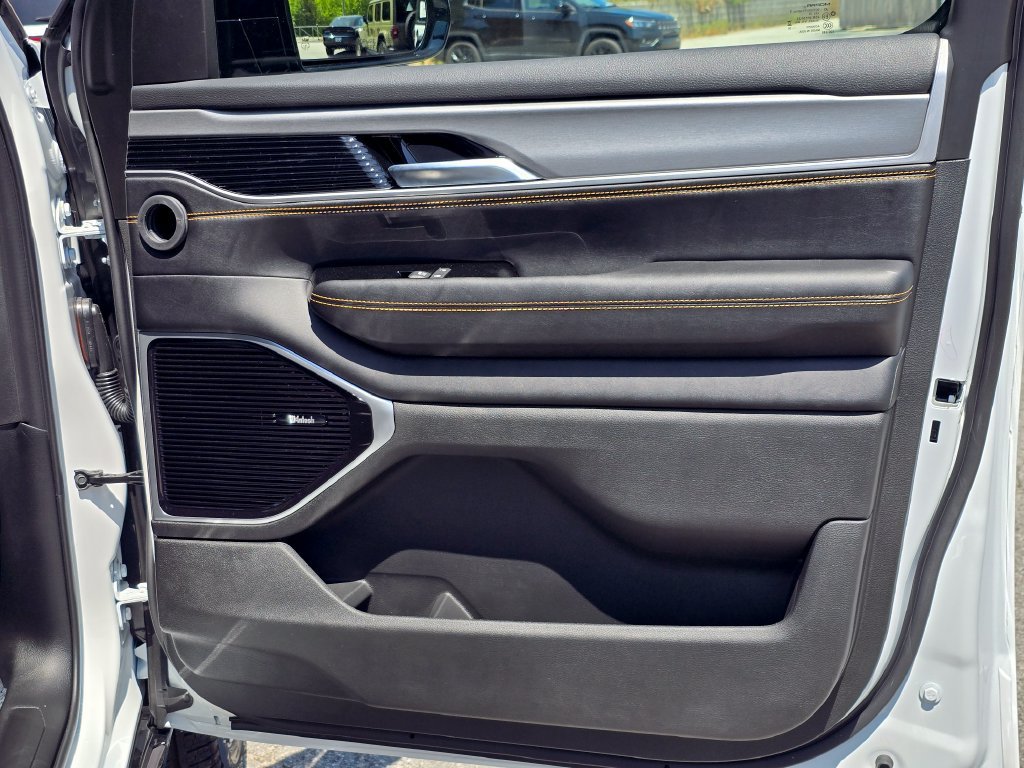 New 2026 Jeep Grand Wagoneer 4WD image 36
