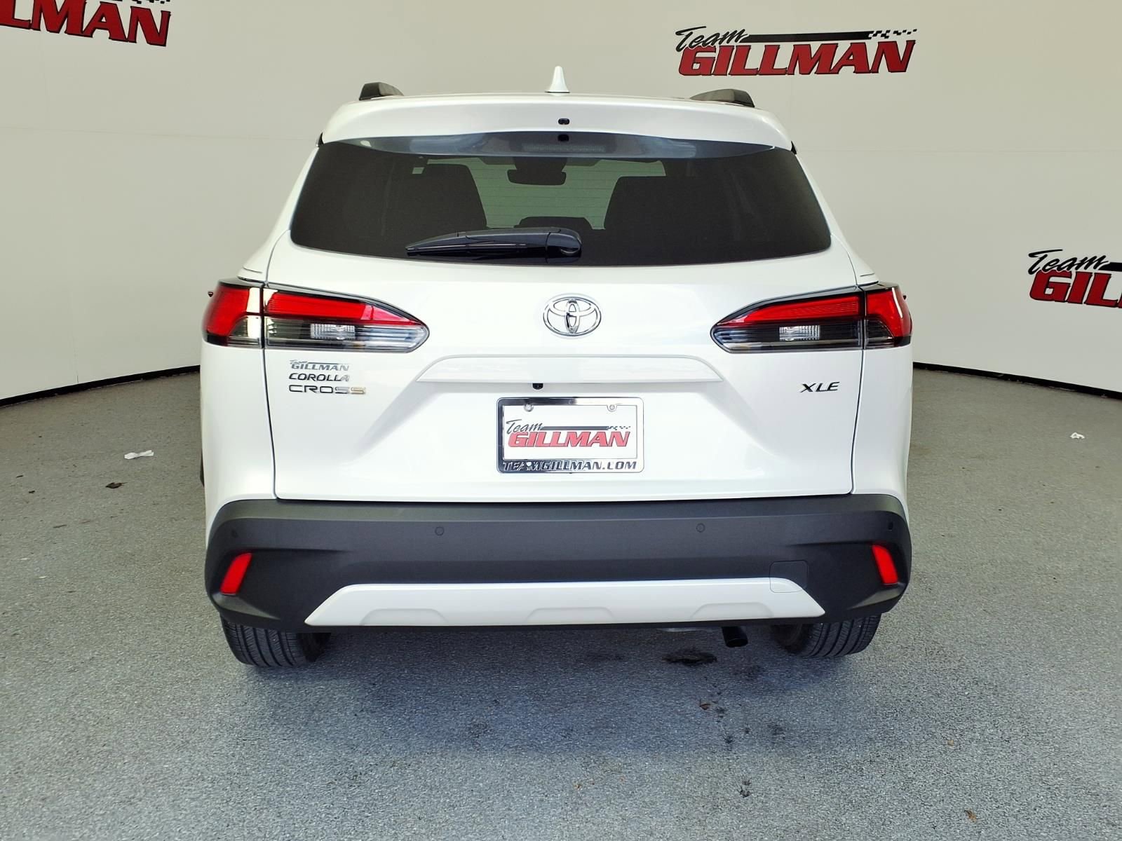 Used 2023 Toyota Corolla Cross XLE w/ Convenience Package image 6