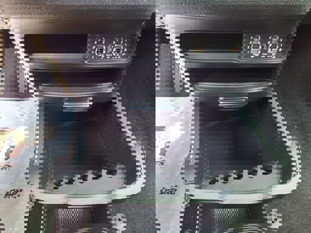 New 2025 Chrysler Pacifica Select image 12