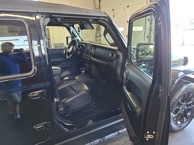 Used 2022 Jeep Wrangler Unlimited Sahara w/ Cold Weather Group AWD/4WD image 11