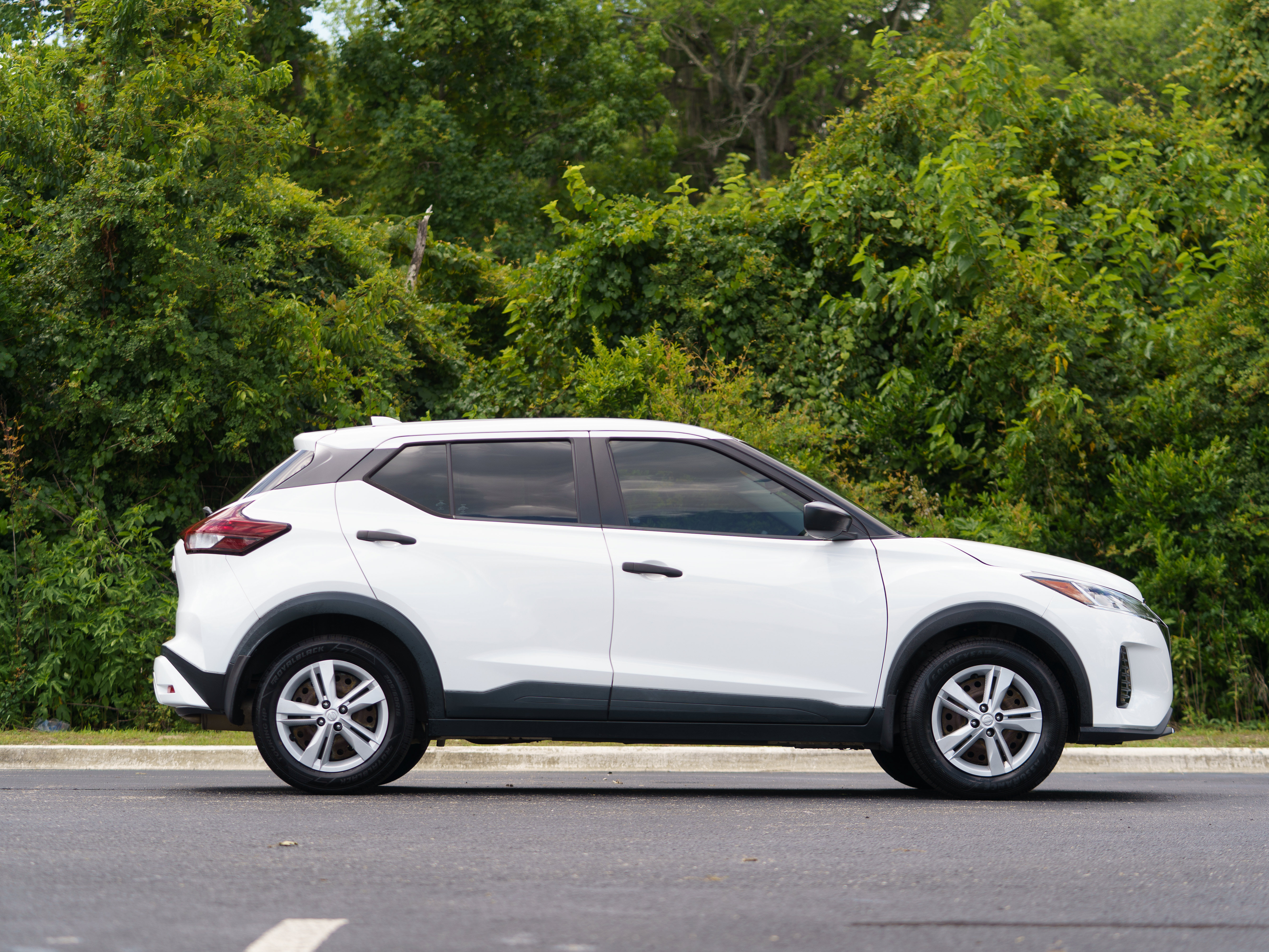 Used 2021 Nissan Kicks S FWD image 5