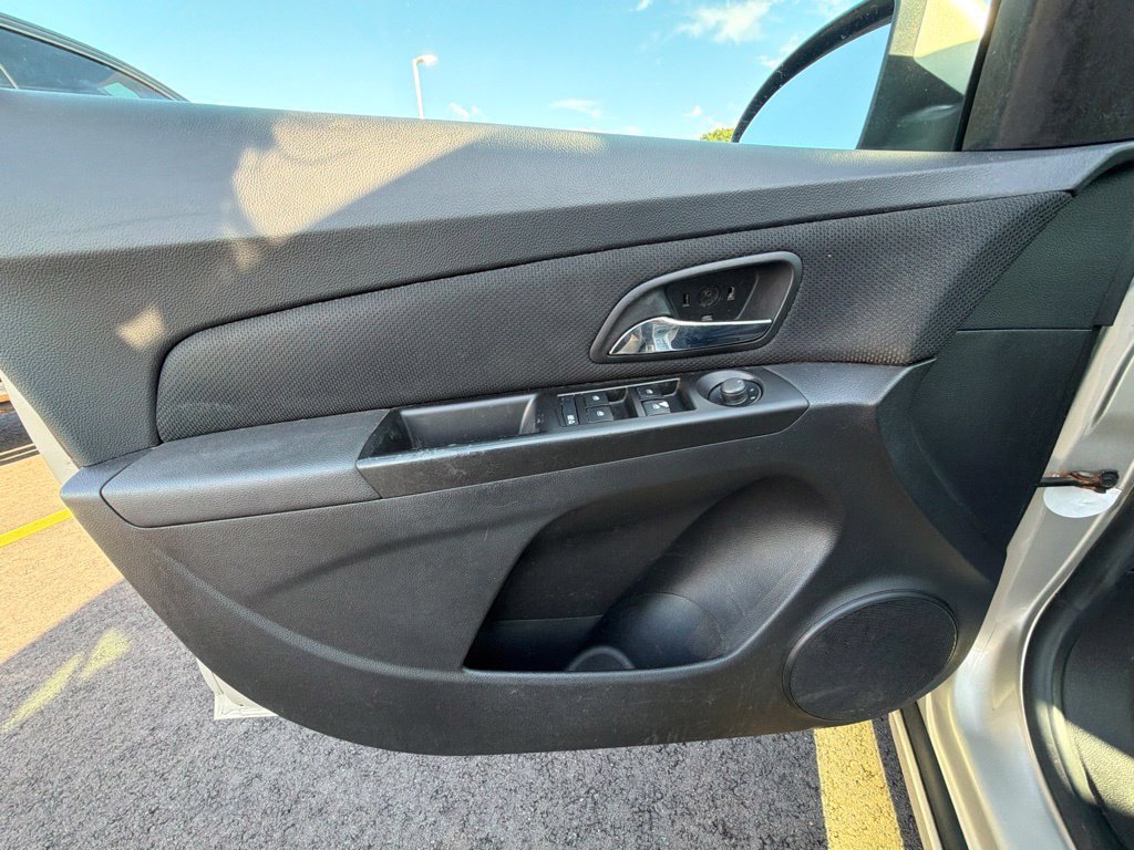 Used 2014 Chevrolet Cruze LT FWD image 12