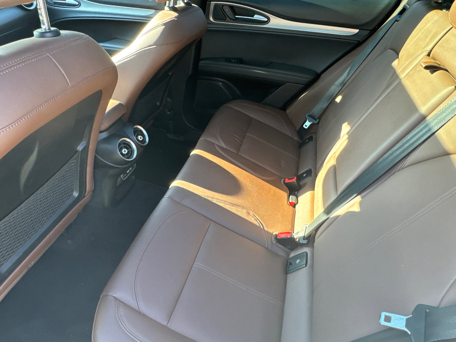 Used 2024 Alfa Romeo Stelvio Ti image 23