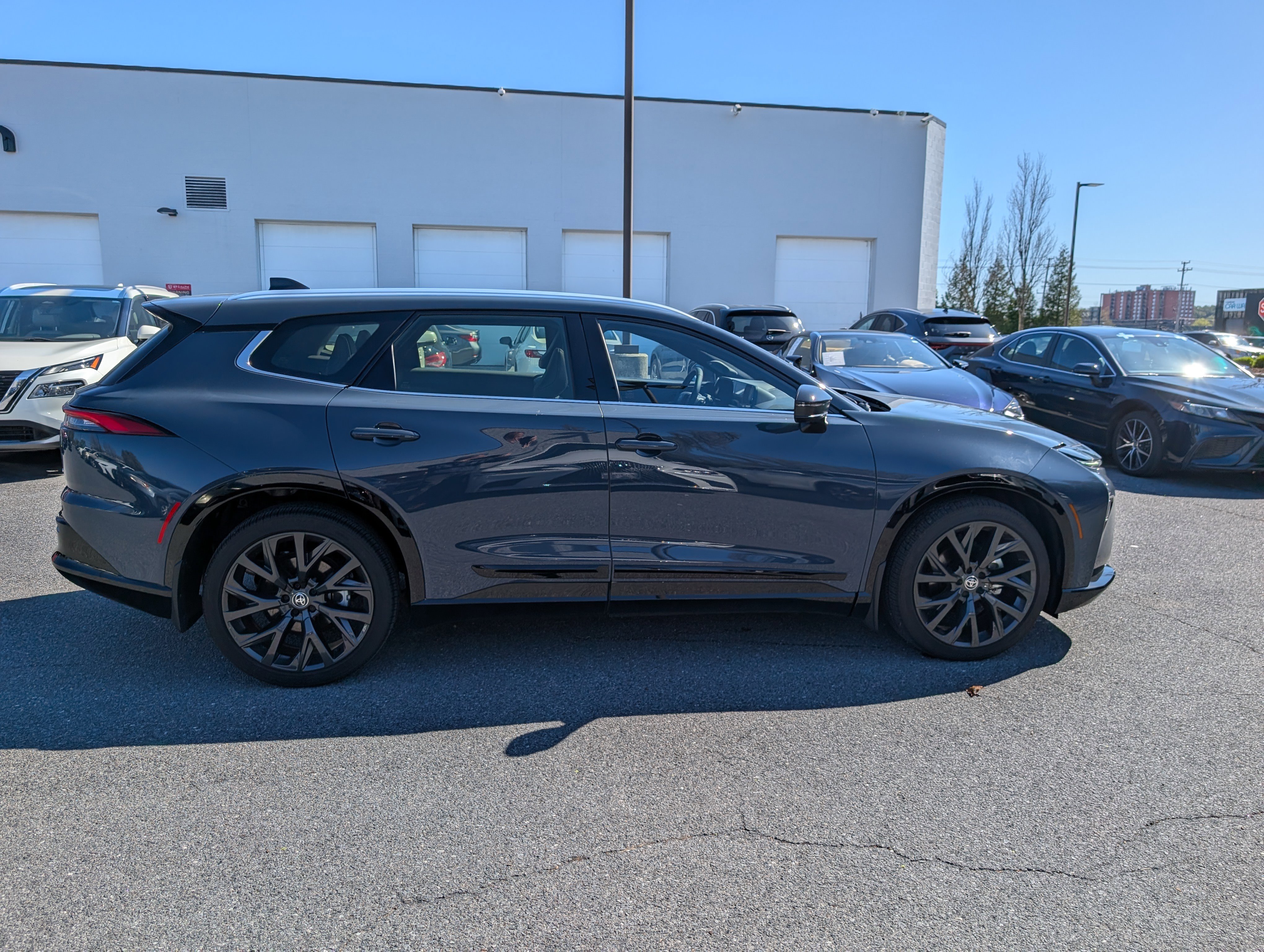 Used 2025 Toyota Crown Signia w/ Advanced Technology Package image 2