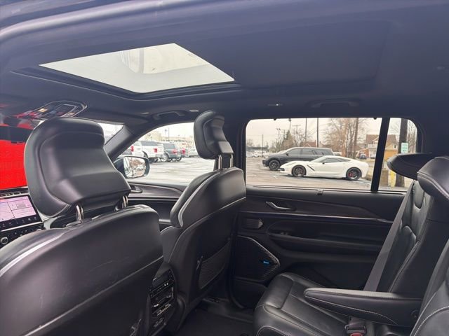 Used 2022 Jeep Grand Cherokee L Overland w/ Luxury Tech Group IV image 15