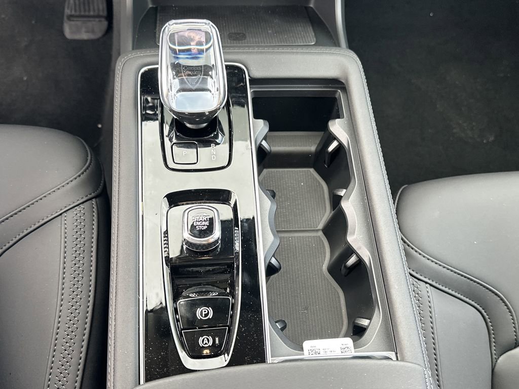 New 2025 Volvo XC90 T8 Plus w/ Protection Package image 16