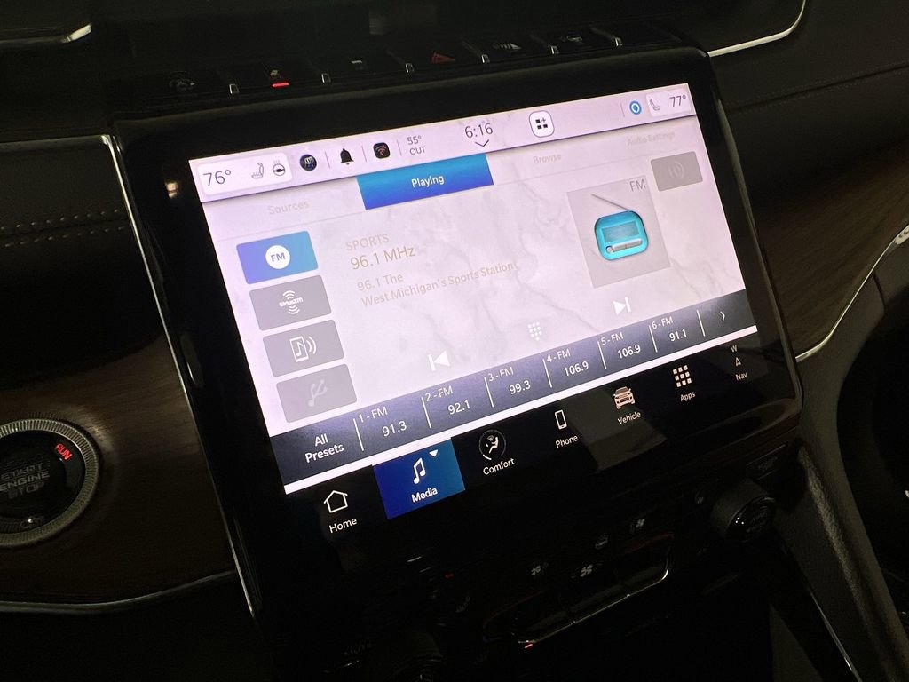 Used 2023 Jeep Grand Cherokee Summit w/ Luxury Tech Group V image 14