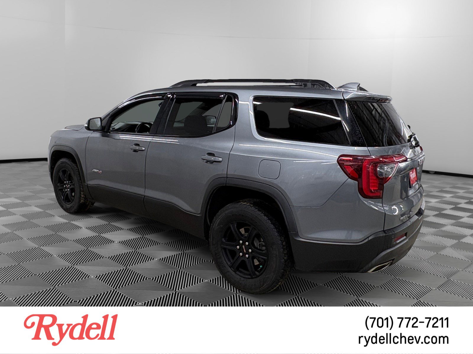 Used 2021 GMC Acadia AT4 w/ Technology Package AWD/4WD image 3