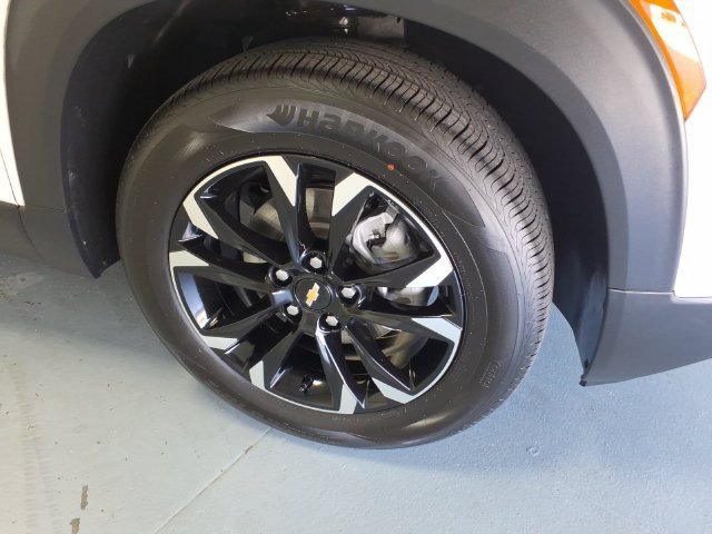 Used 2023 Chevrolet TrailBlazer LT FWD image 9