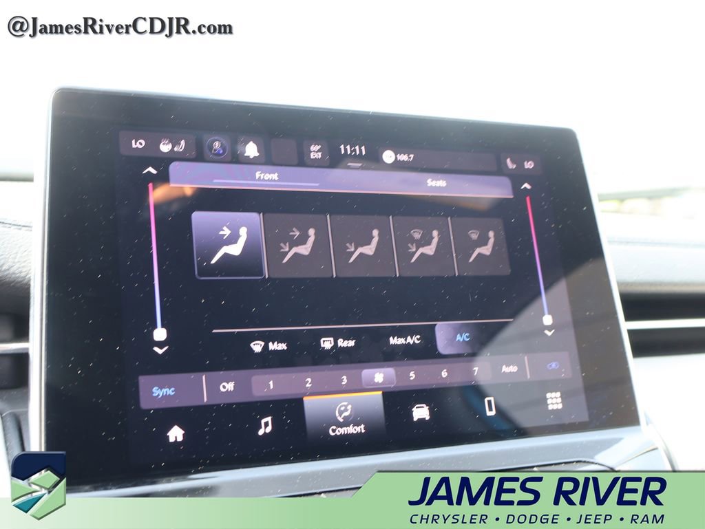 Used 2024 Jeep Compass Limited image 32