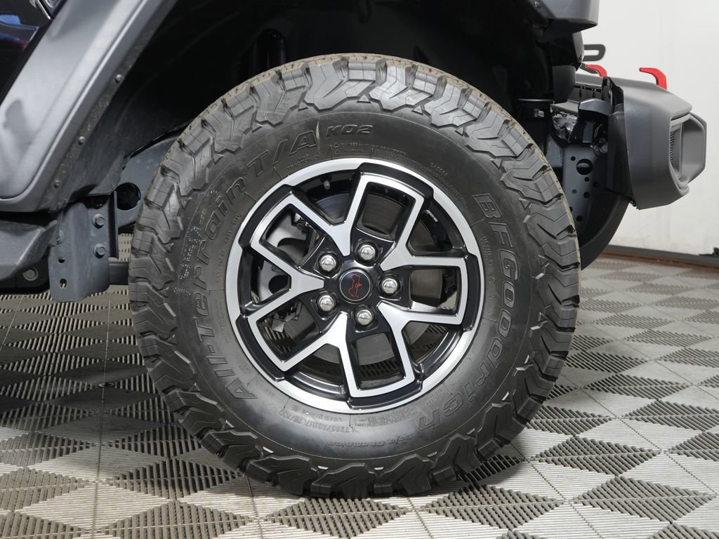 Used 2024 Jeep Wrangler Unlimited Rubicon w/ Dual Top Group AWD/4WD image 14
