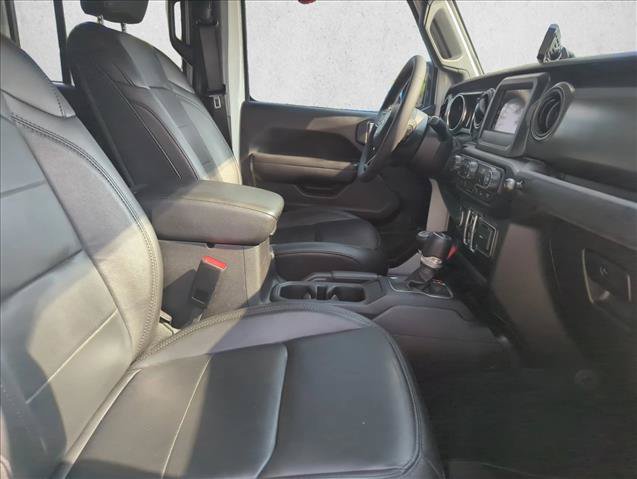 Used 2023 Jeep Gladiator Mojave AWD/4WD image 25