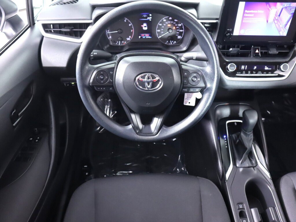 Used 2025 Toyota Corolla LE FWD image 26