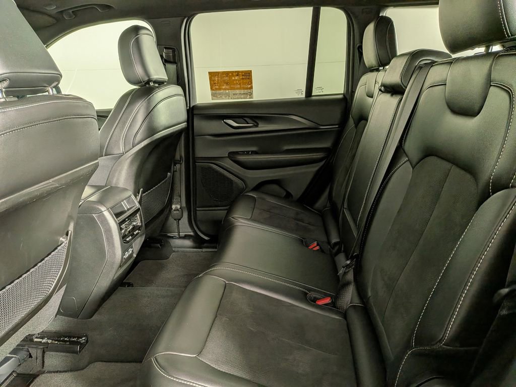 Certified 2024 Jeep Grand Cherokee Altitude image 37