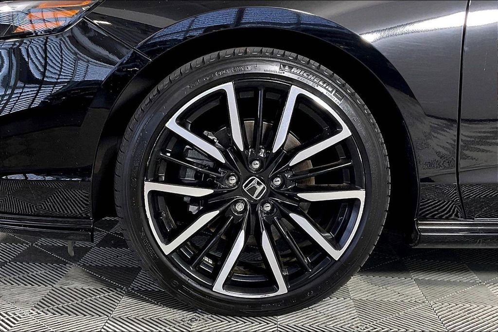 Used 2023 Honda Accord Touring image 8