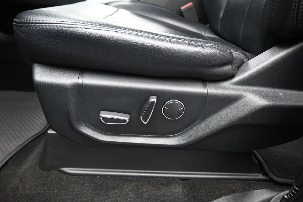 Used 2019 Ford Expedition XLT w/ Equipment Group 202A RWD image 11
