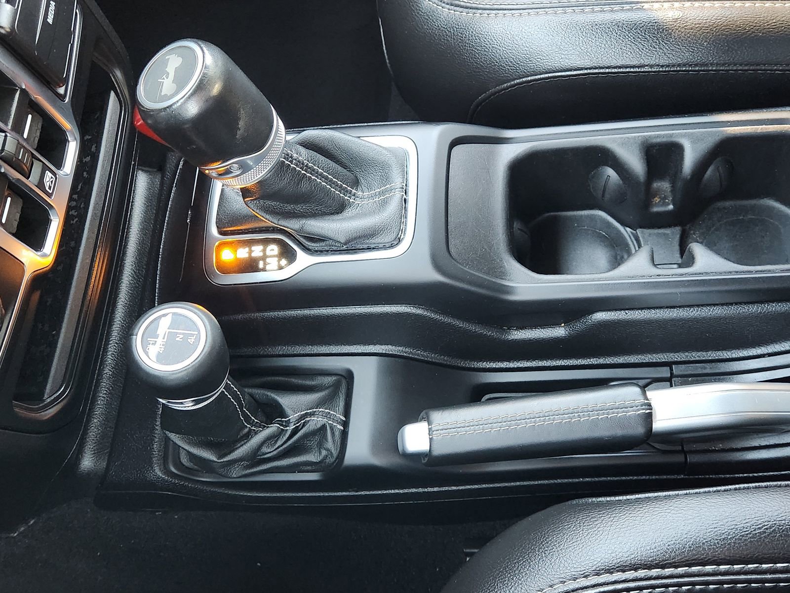 Used 2021 Jeep Wrangler Unlimited Sahara image 24