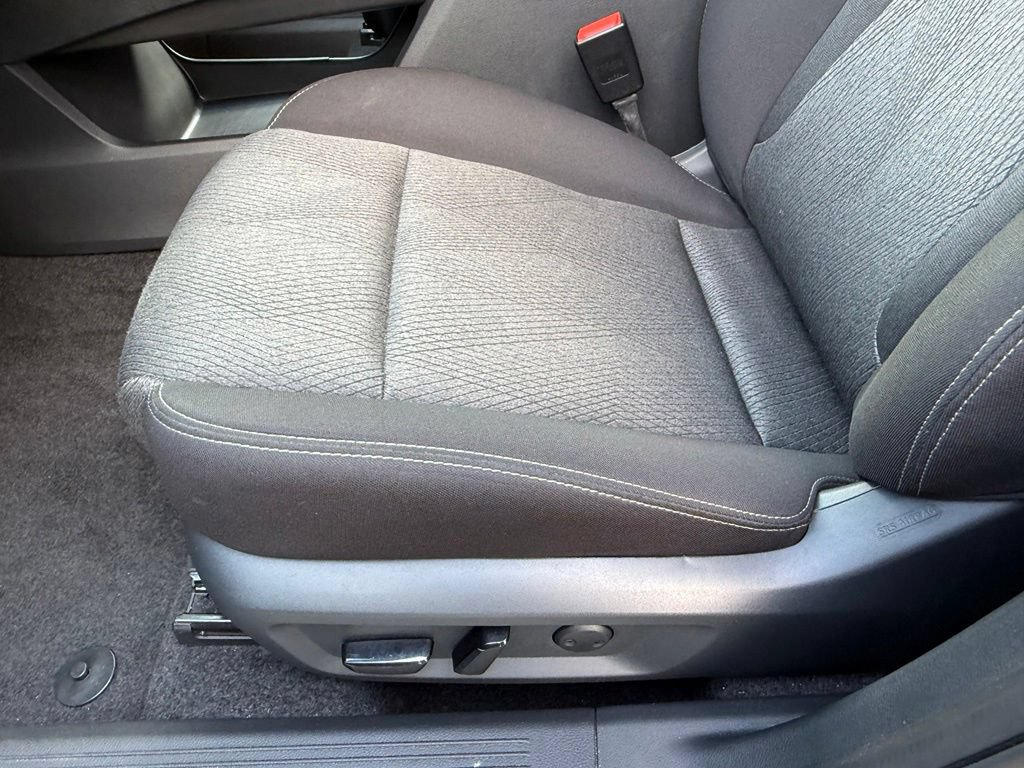 Used 2026 Nissan Rogue SV AWD/4WD image 24