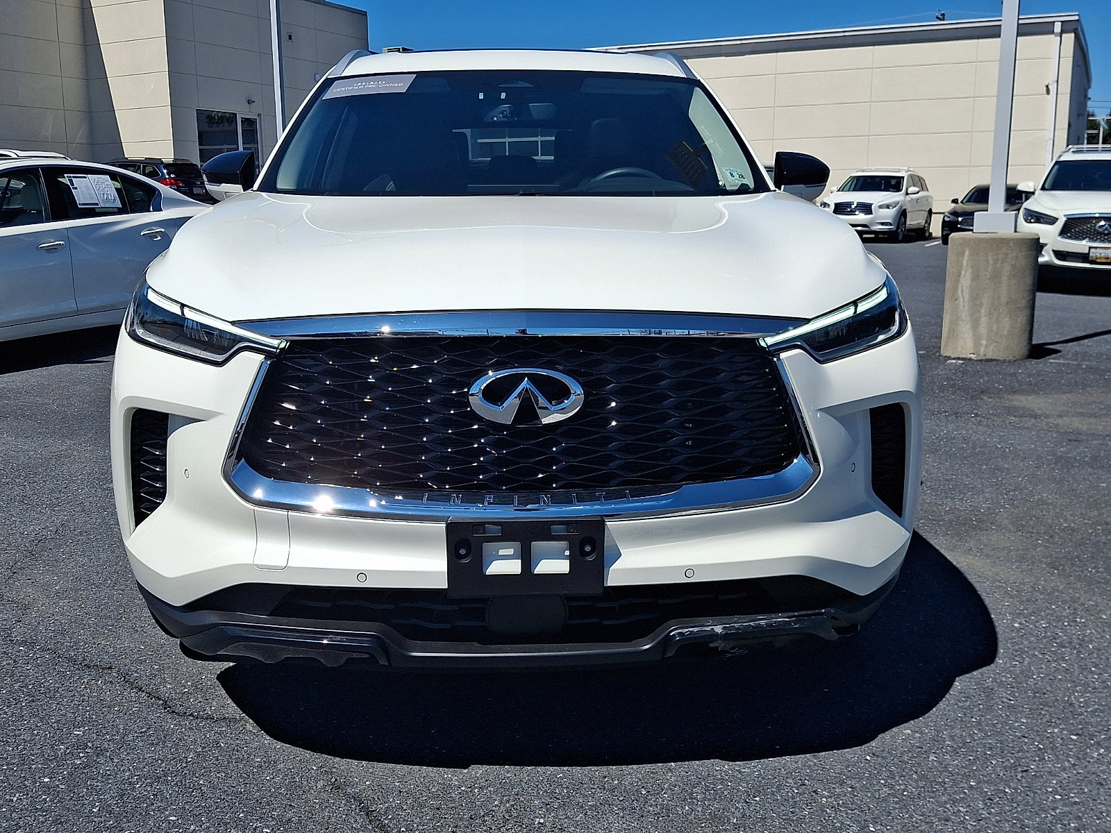 Certified 2023 INFINITI QX60 Luxe w/ Cargo Package image 2