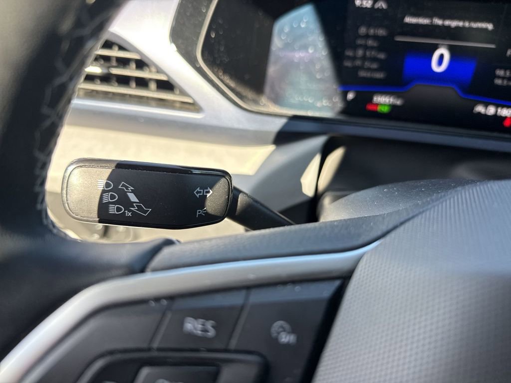 Used 2022 Volkswagen Taos SE image 18