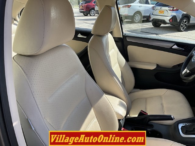 Used 2013 Volkswagen Jetta TDI FWD image 30
