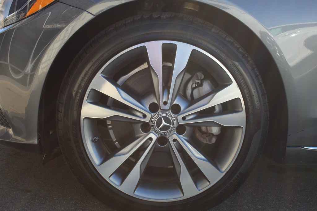 Used 2018 Mercedes-Benz C 300 Sedan image 31