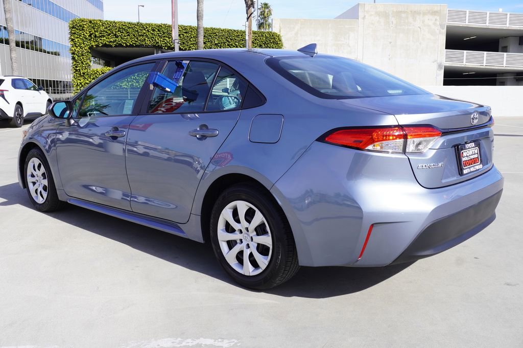 Certified 2025 Toyota Corolla LE image 5