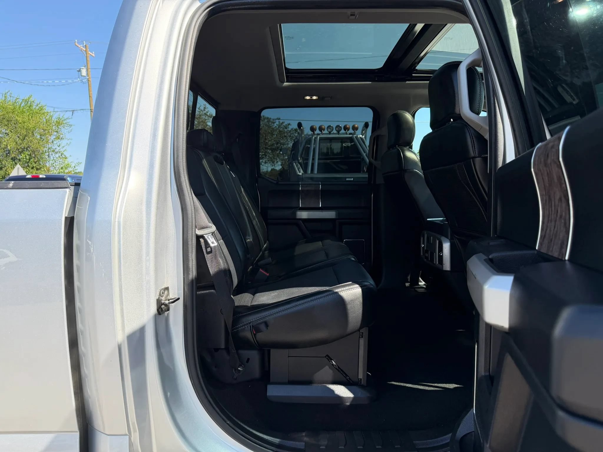 Used 2019 Ford F250 Lariat w/ Lariat Ultimate Package AWD/4WD image 29