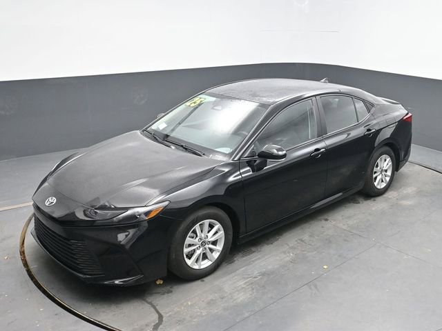 Used 2025 Toyota Camry LE image 26