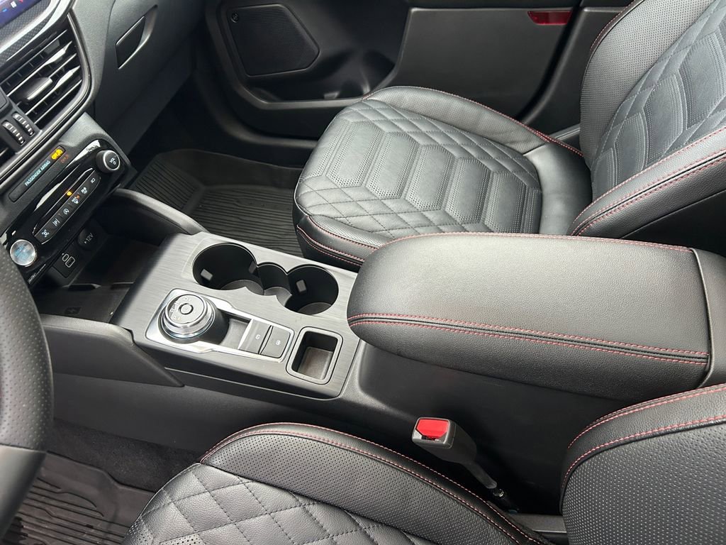 Used 2024 Ford Escape ST-Line Elite w/ Premium Technology Package image 21