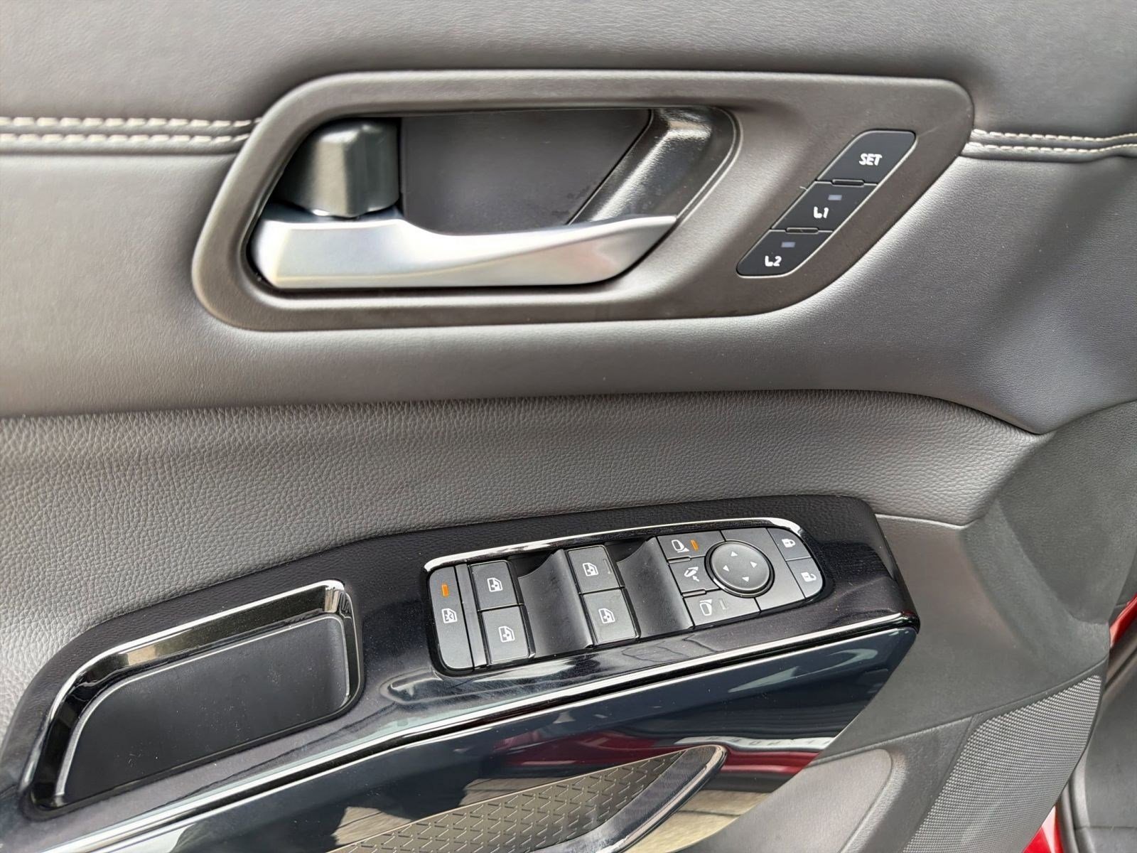 New 2026 Nissan Pathfinder Platinum image 13