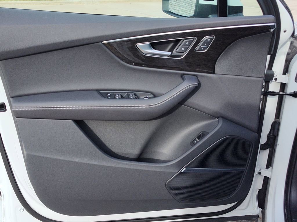 Certified 2025 Audi Q7 3.0T Prestige w/ Prestige Package image 22