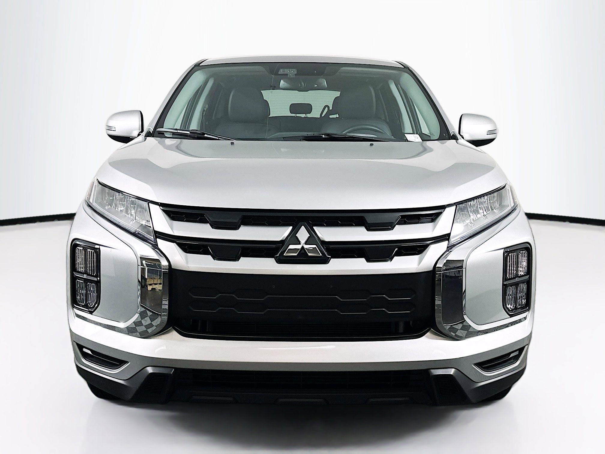 Used 2025 Mitsubishi Outlander Sport SE image 2