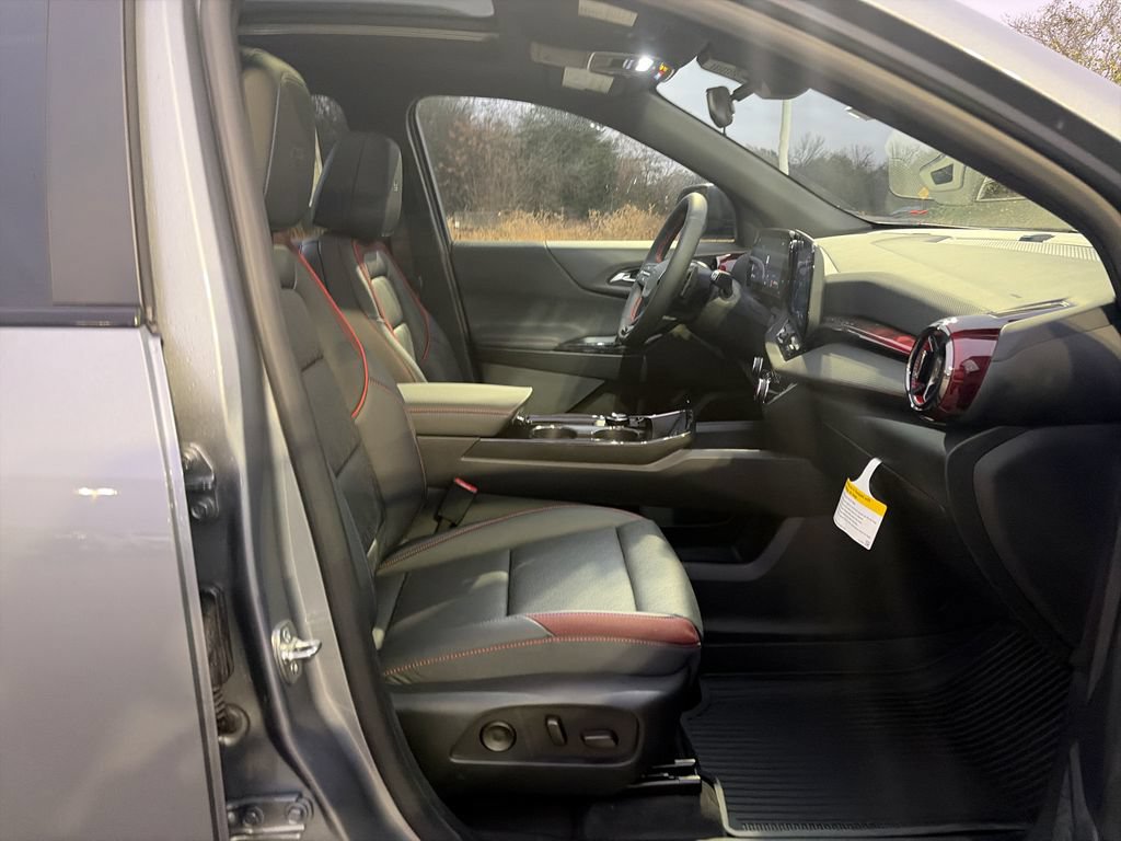 Certified 2026 Chevrolet Equinox RS w/ Convenience Package III FWD image 29