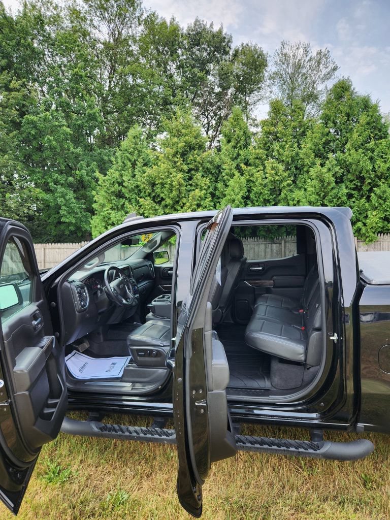 Used 2022 Chevrolet Silverado 1500 RST w/ Redline Edition AWD/4WD image 12