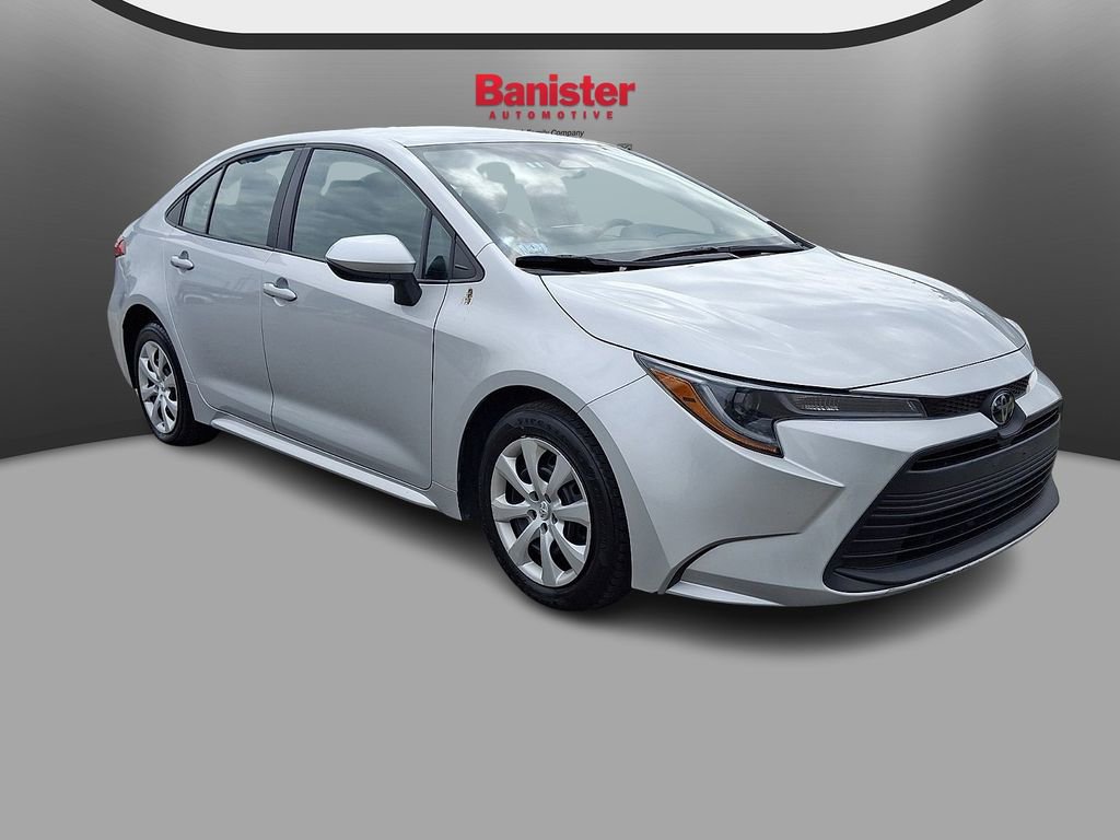 Used 2024 Toyota Corolla LE FWD image 3