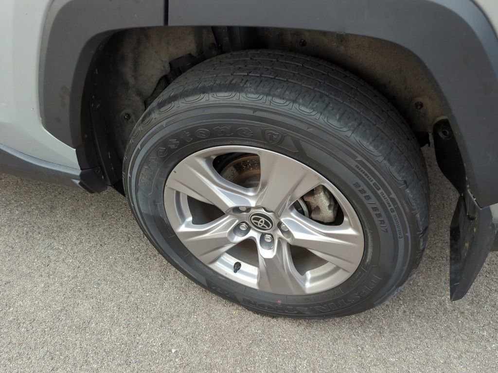 Used 2023 Toyota RAV4 XLE image 5