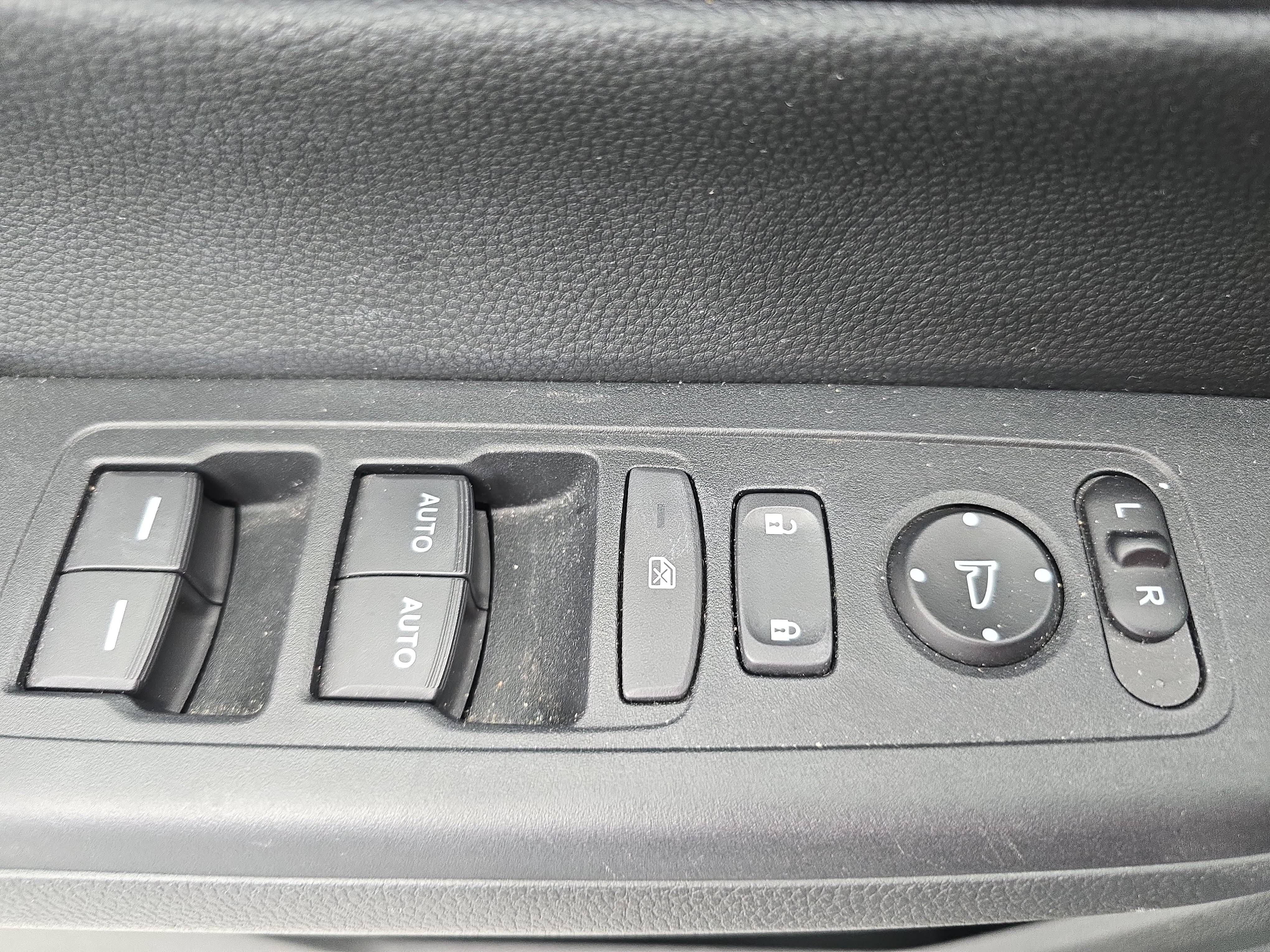 Used 2025 Honda CR-V Sport image 27