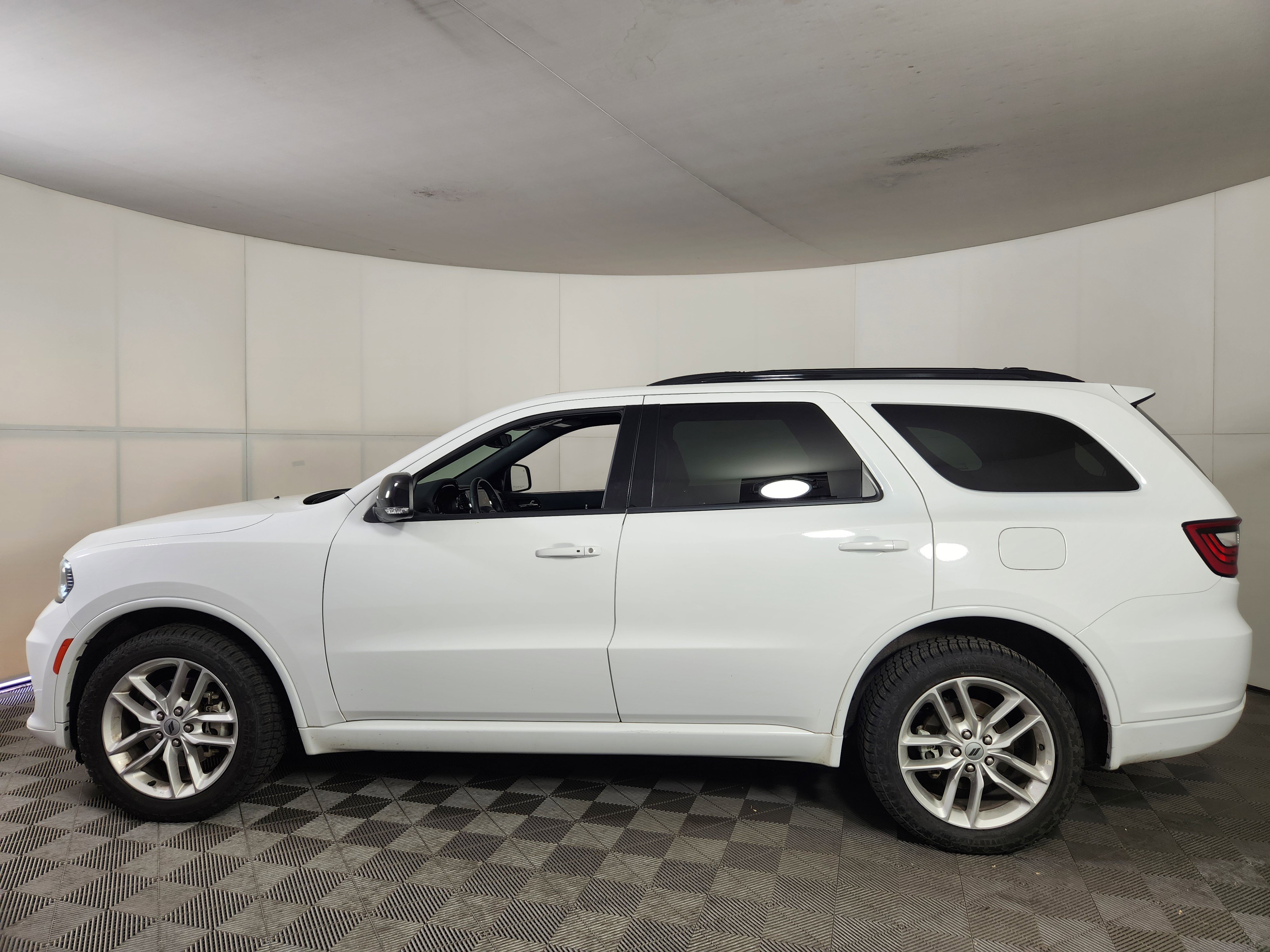 Used 2024 Dodge Durango GT AWD/4WD image 4