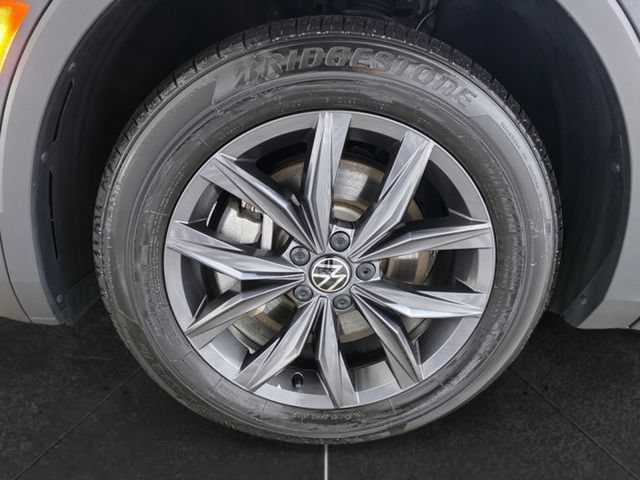 Certified 2023 Volkswagen Tiguan SE AWD/4WD image 9