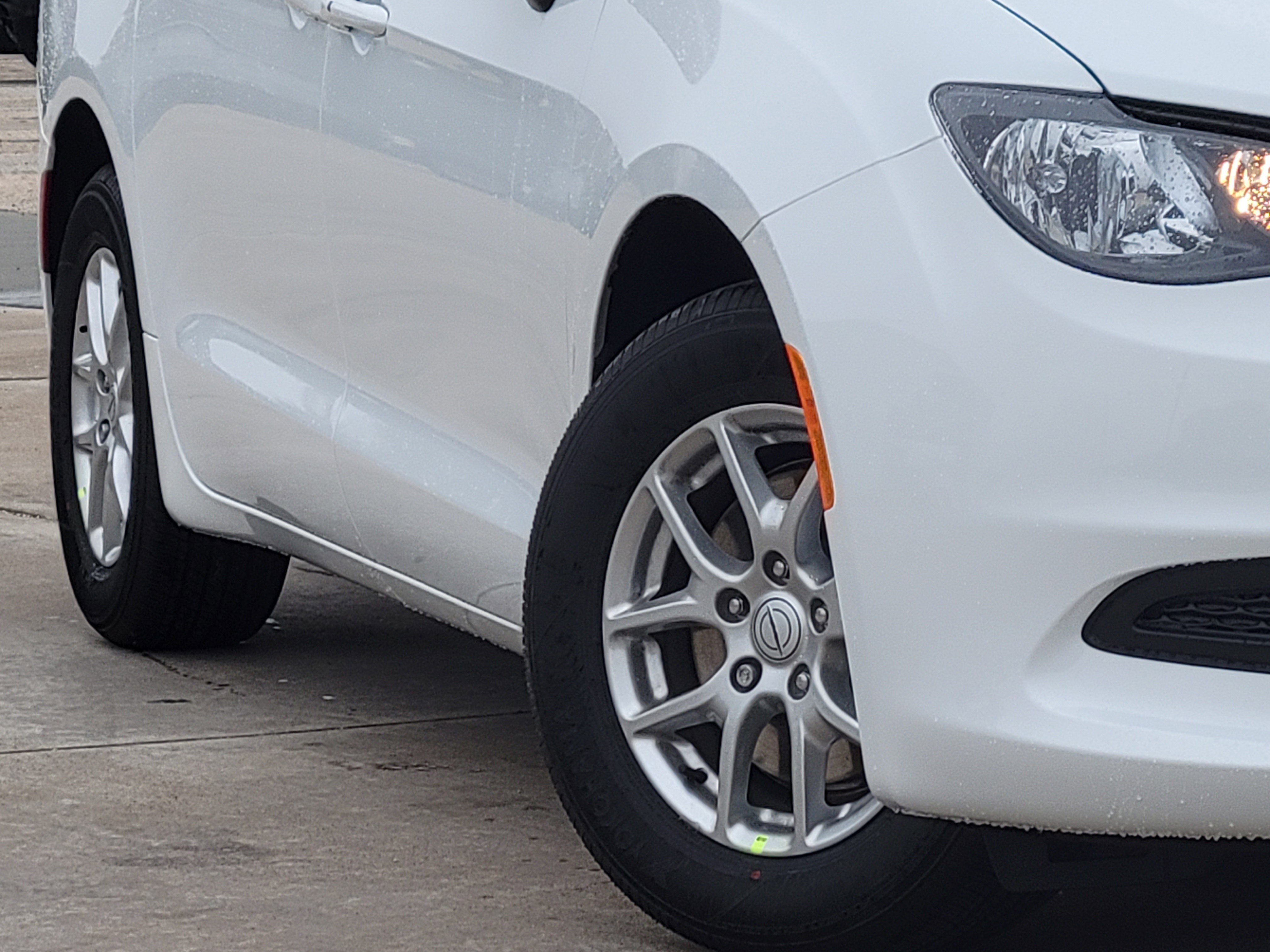 New 2026 Chrysler Voyager LX image 10